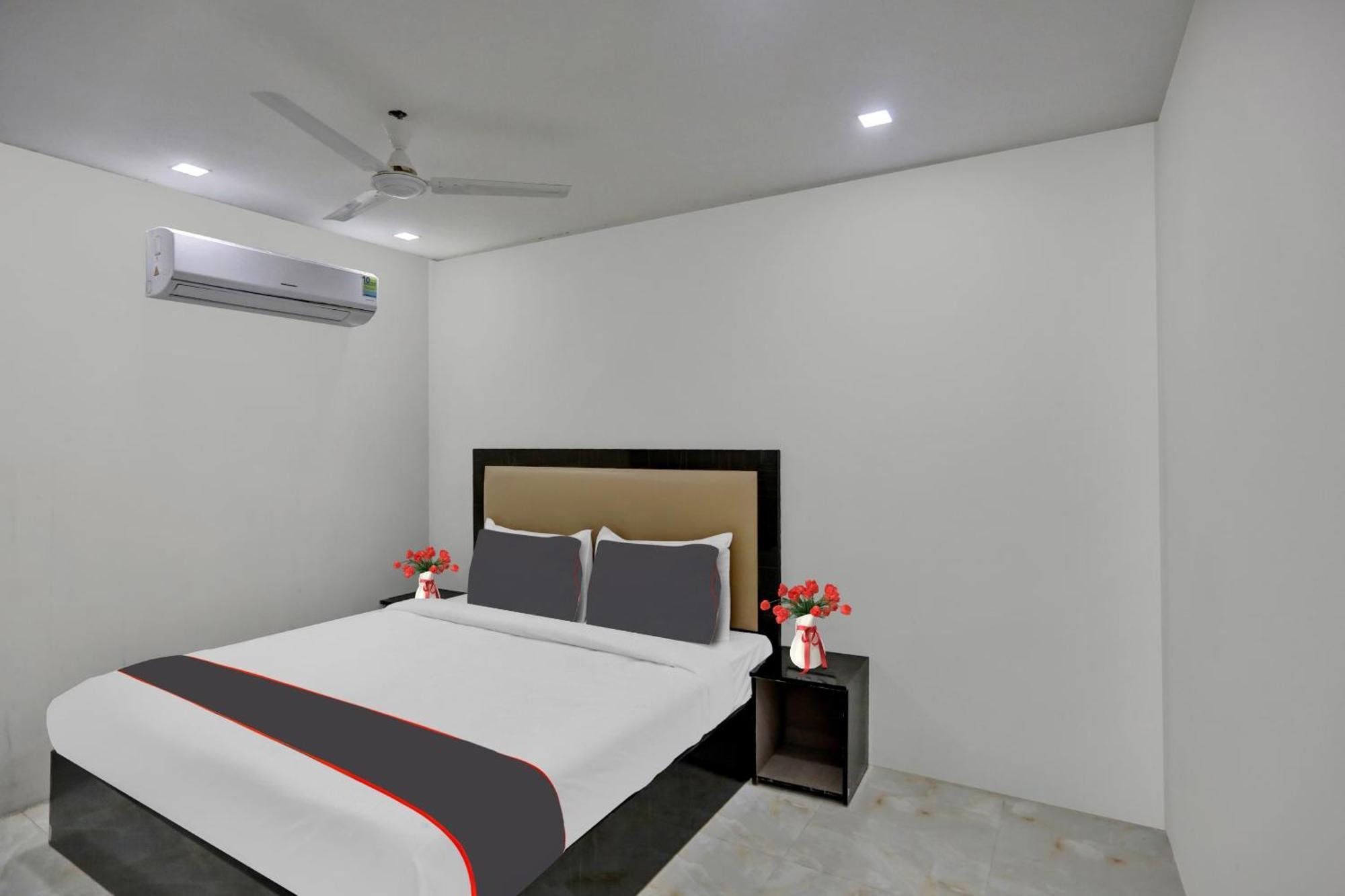 Super Townhouse The Arrow Near Lotus Temple Hotel New Delhi Exterior photo